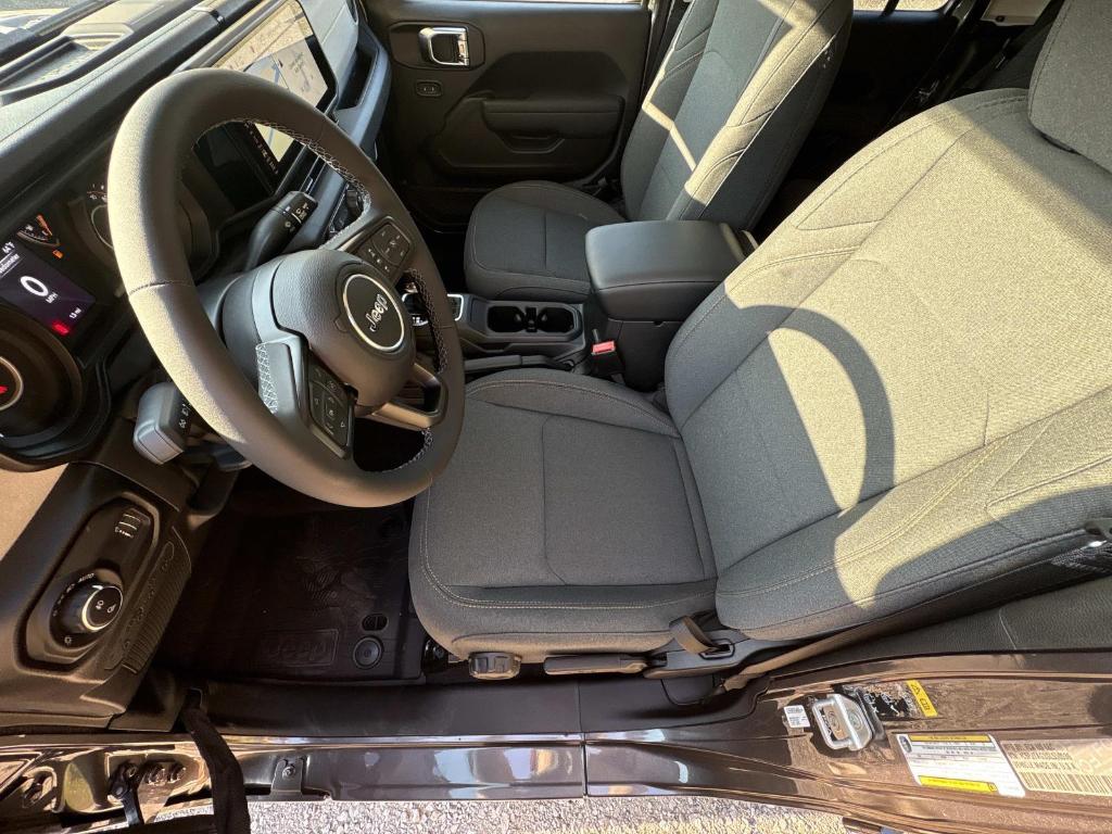 new 2025 Jeep Gladiator car, priced at $45,368