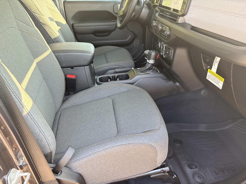 new 2025 Jeep Gladiator car, priced at $45,368