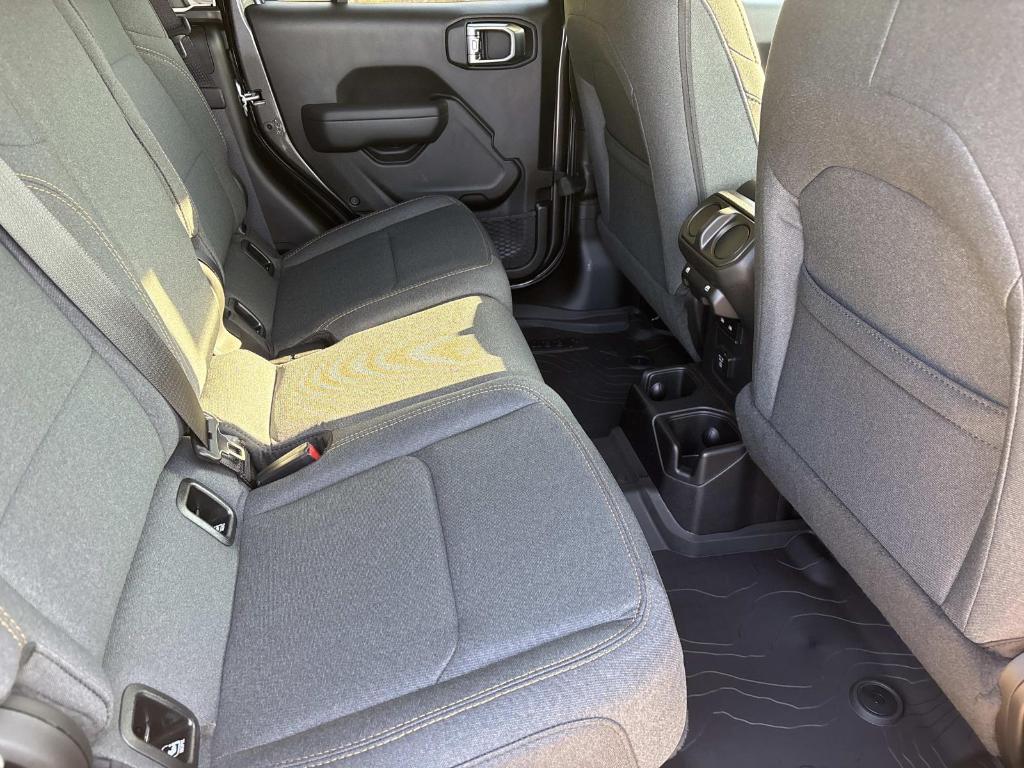 new 2025 Jeep Gladiator car, priced at $45,368
