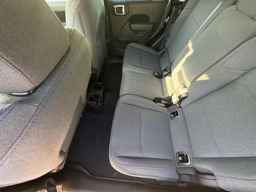 new 2025 Jeep Gladiator car, priced at $43,396