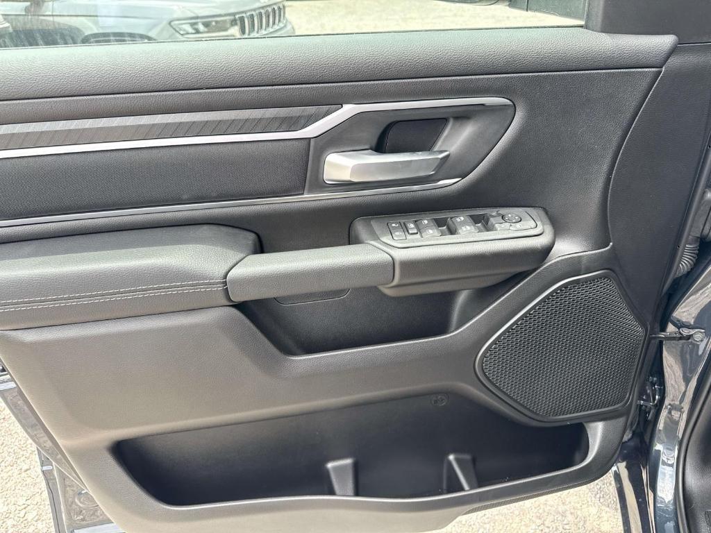 new 2025 Ram 1500 car, priced at $45,572