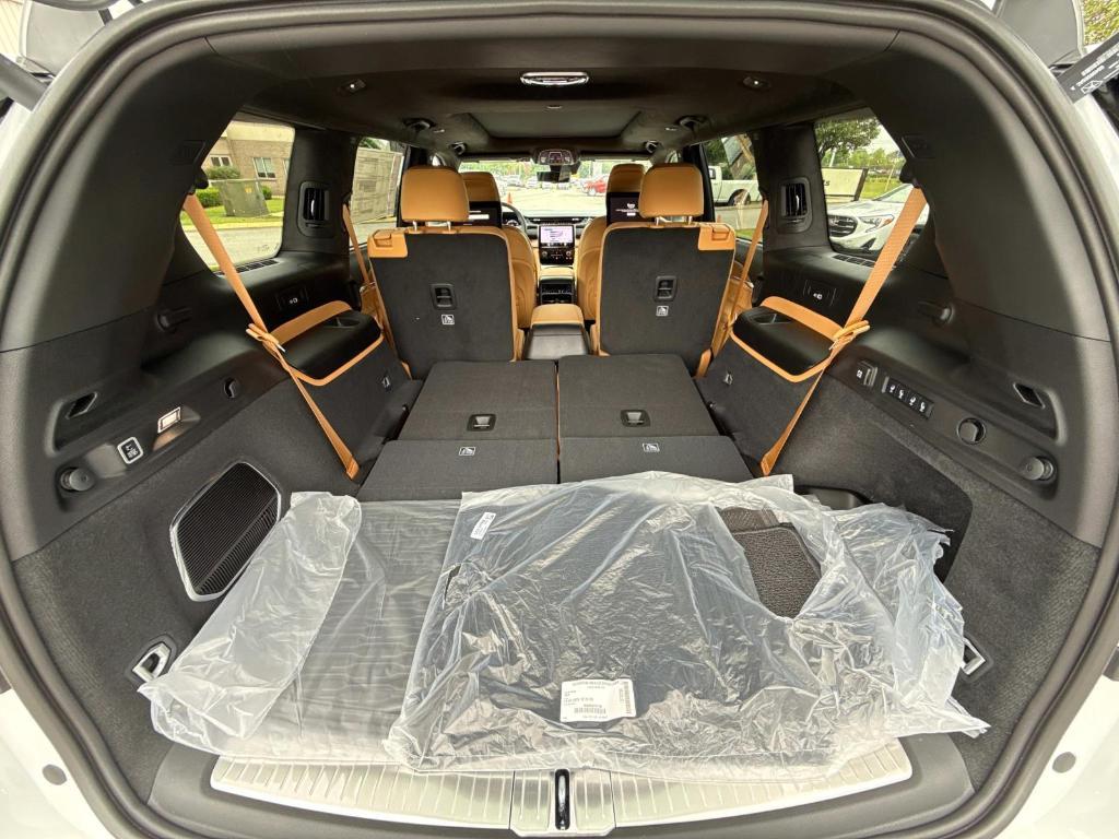 new 2025 Jeep Grand Cherokee L car, priced at $66,718