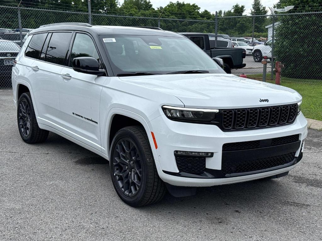 new 2025 Jeep Grand Cherokee L car, priced at $66,718