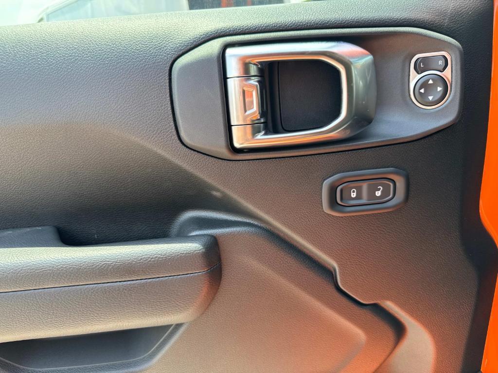 new 2025 Jeep Gladiator car, priced at $47,328