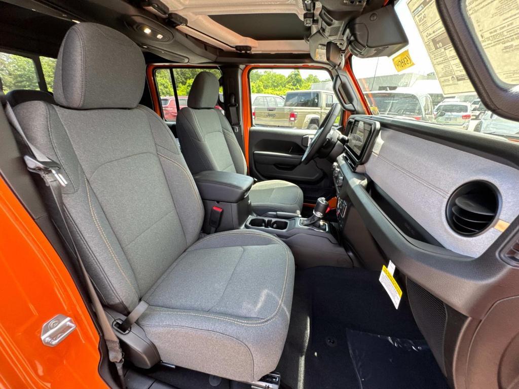 new 2025 Jeep Gladiator car, priced at $47,328