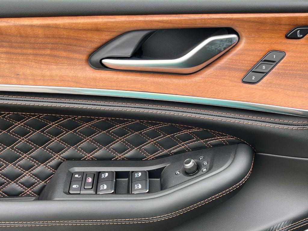 new 2025 Jeep Grand Cherokee L car, priced at $67,166