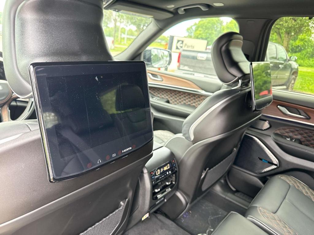 new 2025 Jeep Grand Cherokee L car, priced at $68,045