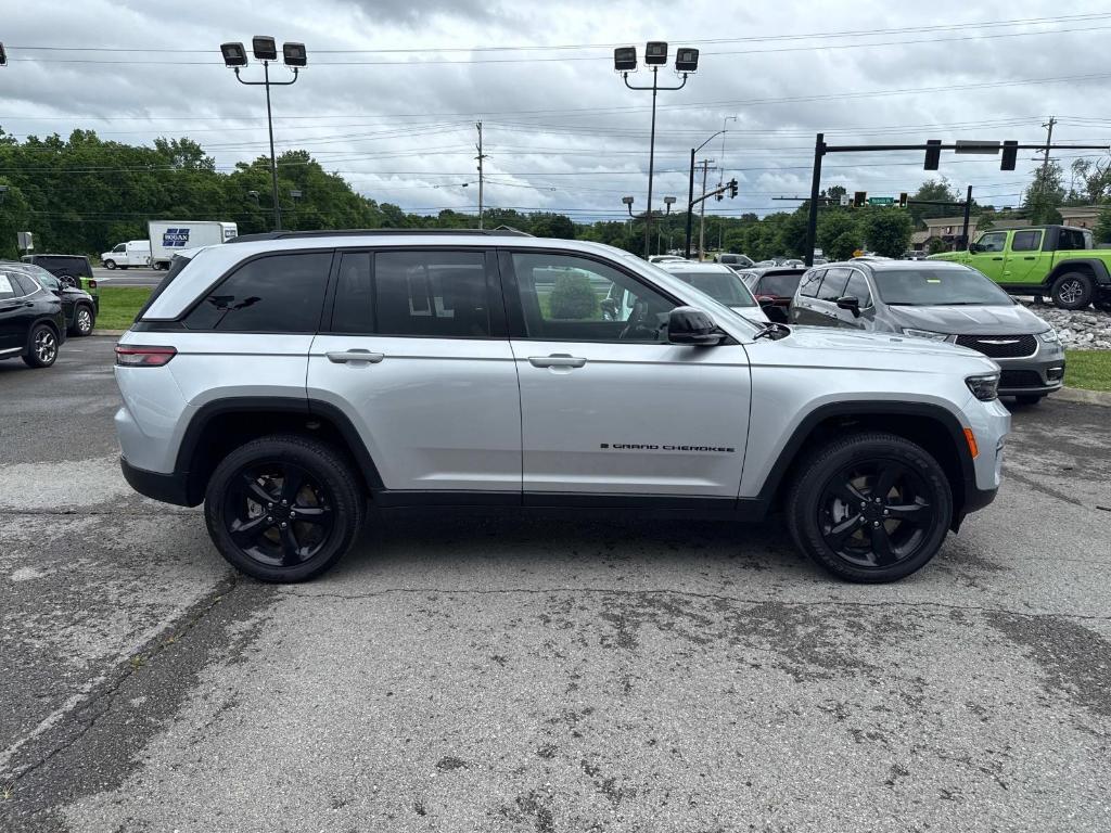 new 2025 Jeep Grand Cherokee car, priced at $42,505