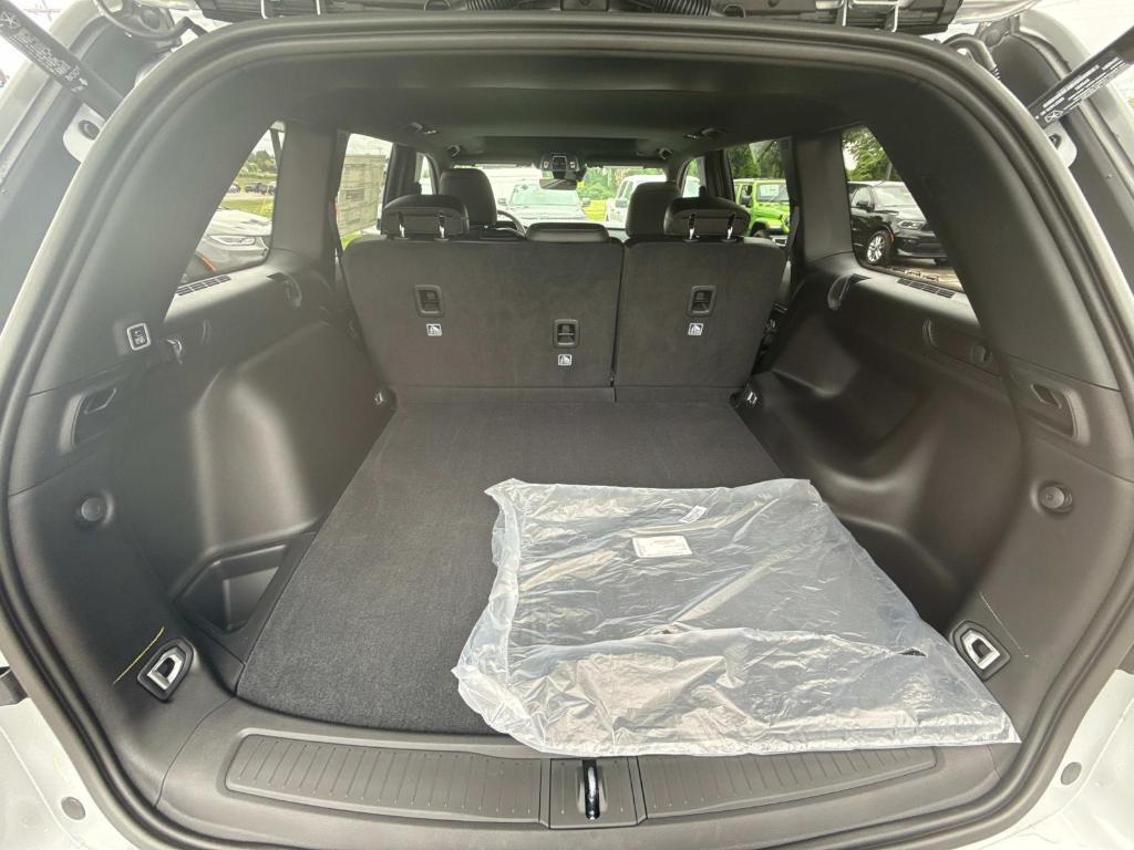 new 2025 Jeep Grand Cherokee car, priced at $42,505
