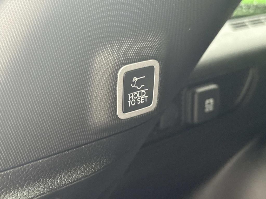 new 2025 Jeep Grand Cherokee car, priced at $40,150