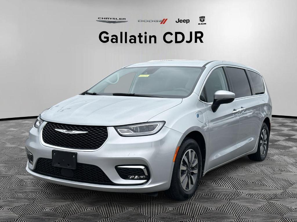 used 2023 Chrysler Pacifica Hybrid car, priced at $26,990