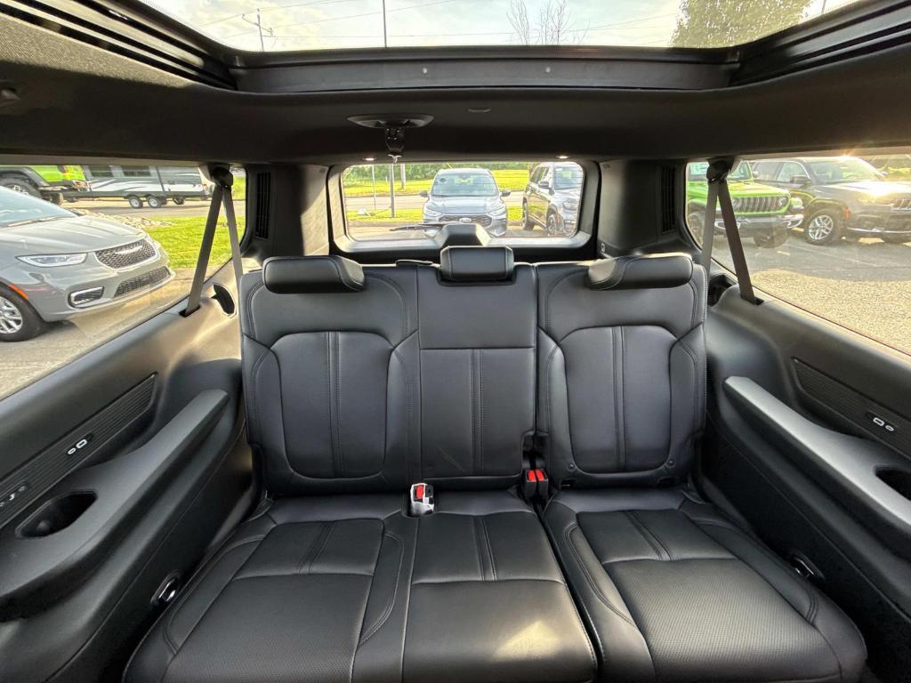 new 2025 Jeep Wagoneer L car, priced at $78,401