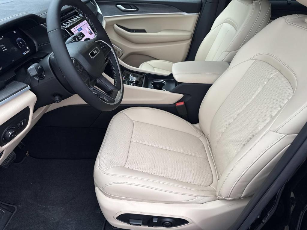 new 2025 Jeep Grand Cherokee L car, priced at $60,430