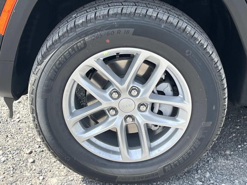 new 2025 Jeep Grand Cherokee car, priced at $40,435