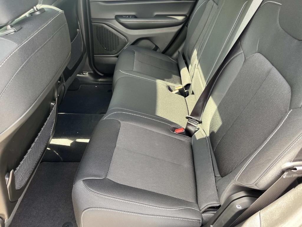 new 2025 Jeep Grand Cherokee car, priced at $40,435