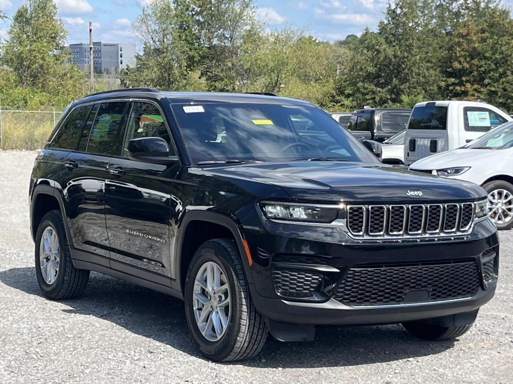new 2025 Jeep Grand Cherokee car, priced at $40,435