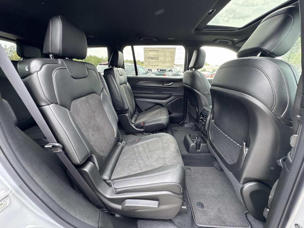 new 2025 Jeep Grand Cherokee L car, priced at $45,642