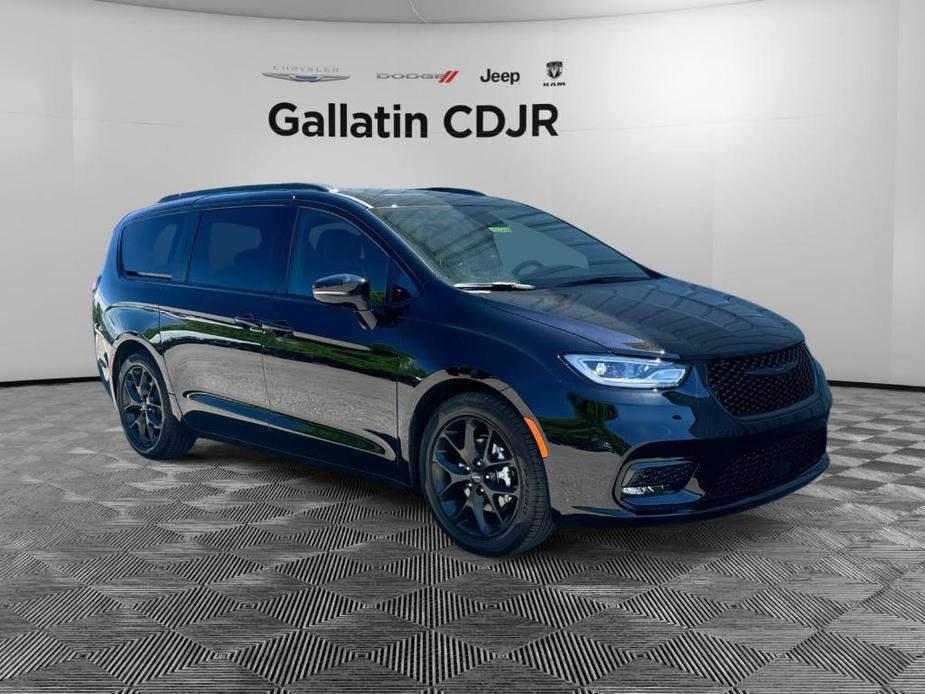 new 2024 Chrysler Pacifica car, priced at $46,000