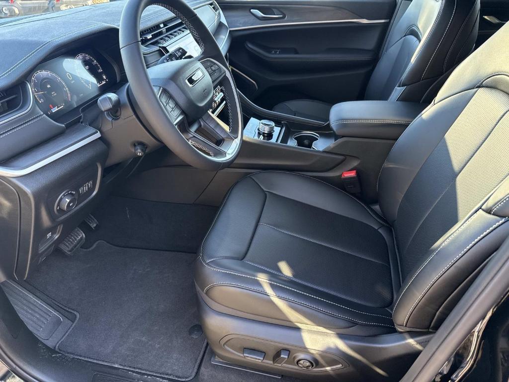 new 2025 Jeep Grand Cherokee L car, priced at $60,530