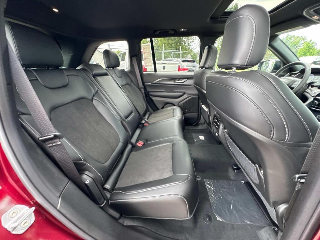 new 2025 Jeep Grand Cherokee car, priced at $40,505