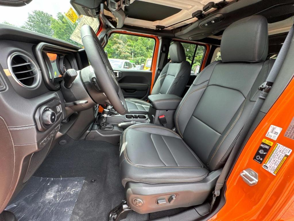 new 2025 Jeep Wrangler car, priced at $52,389