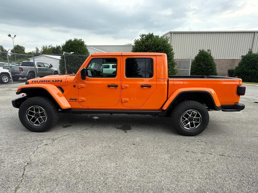new 2025 Jeep Gladiator car, priced at $55,006