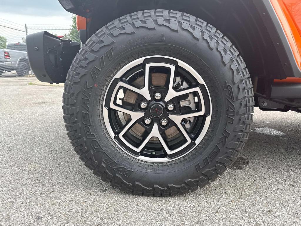 new 2025 Jeep Gladiator car, priced at $55,006