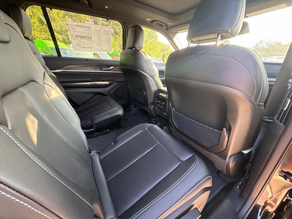 new 2025 Jeep Grand Cherokee L car, priced at $44,594