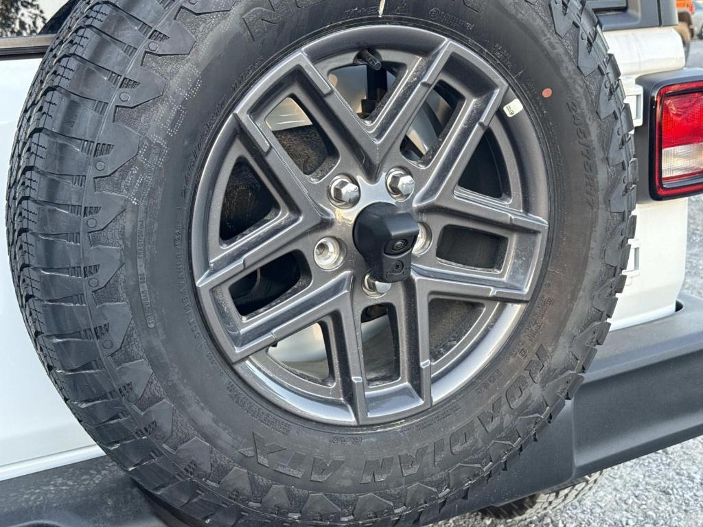 new 2026 Jeep Wrangler car, priced at $43,698