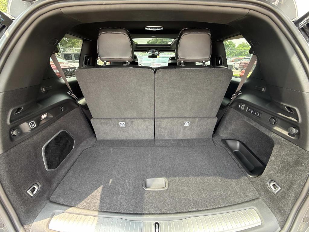 new 2024 Jeep Grand Cherokee L car, priced at $62,239