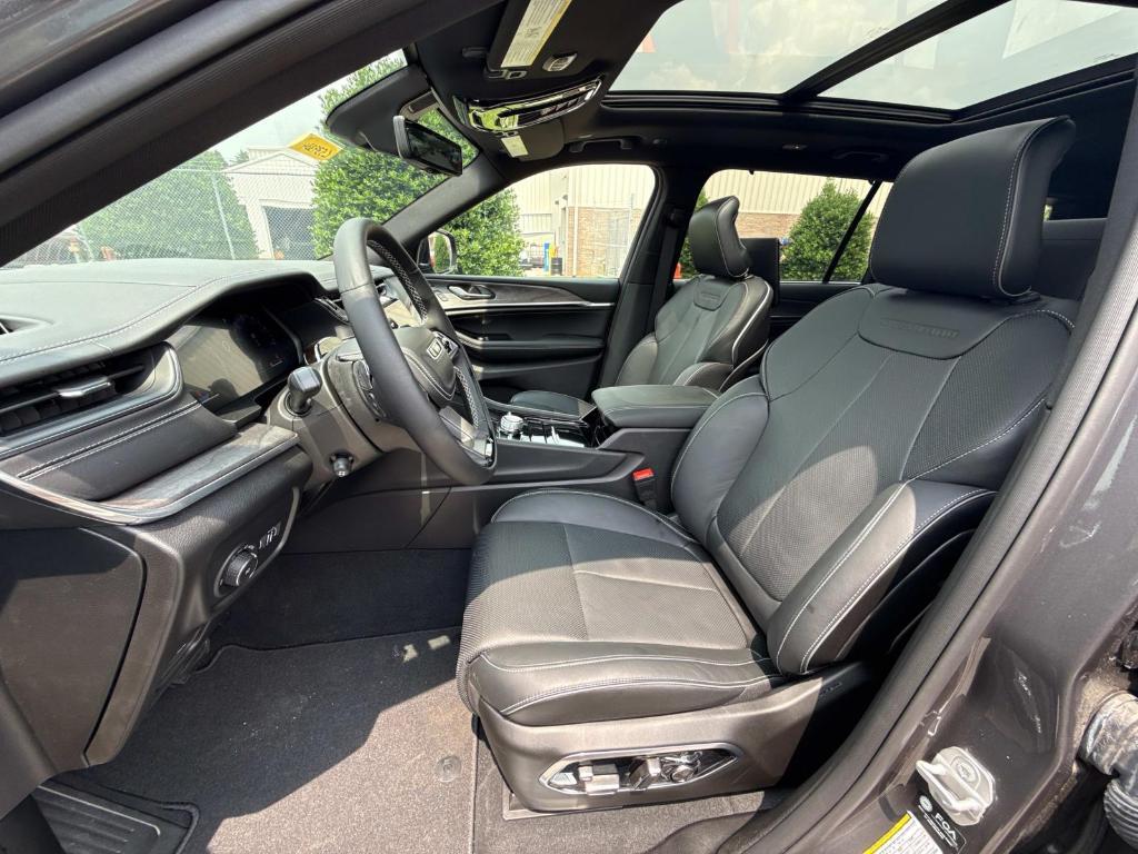 new 2024 Jeep Grand Cherokee L car, priced at $62,239