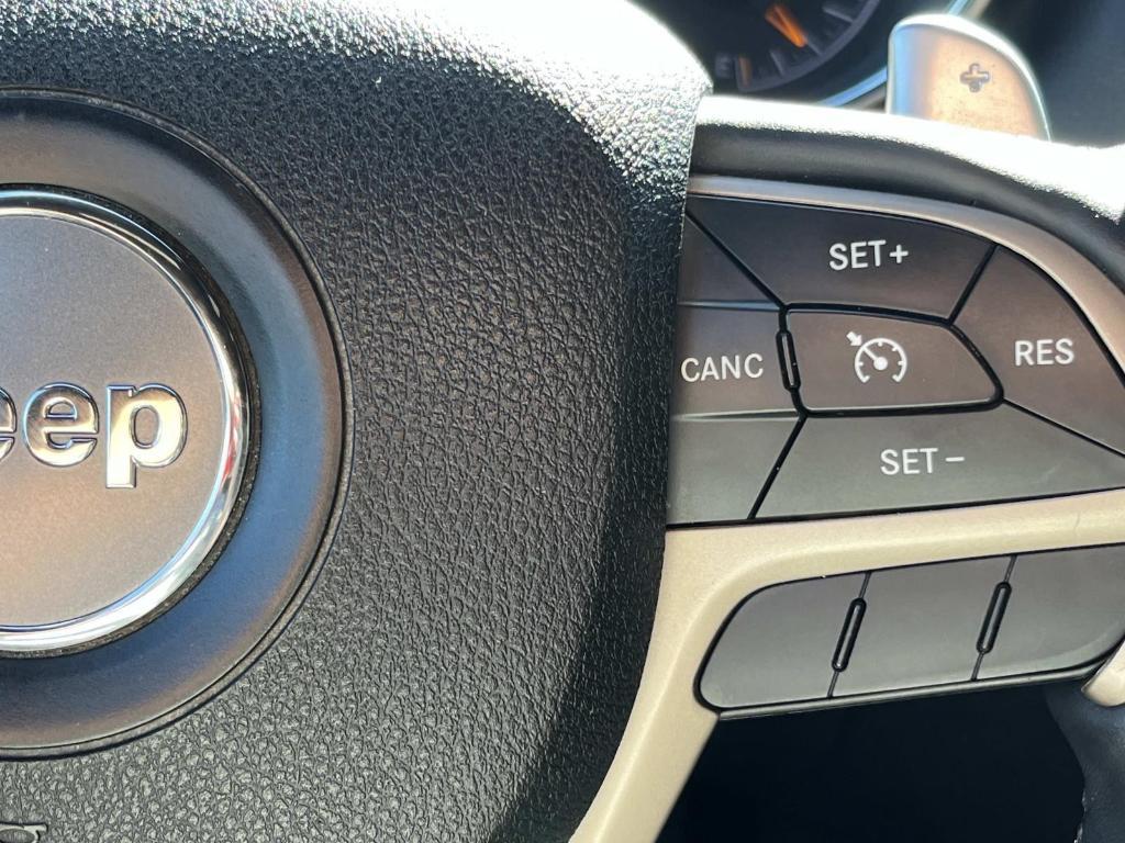 used 2015 Jeep Grand Cherokee car, priced at $9,500