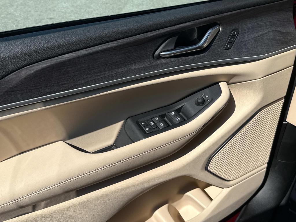 new 2025 Jeep Grand Cherokee car, priced at $49,950