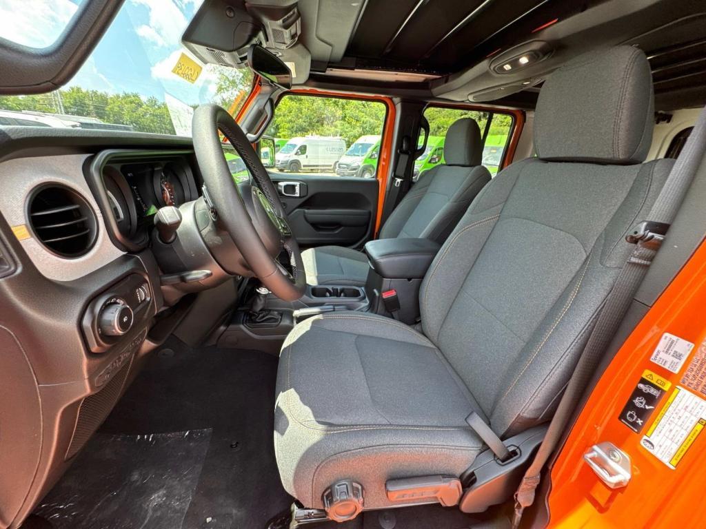 new 2025 Jeep Wrangler car, priced at $47,416