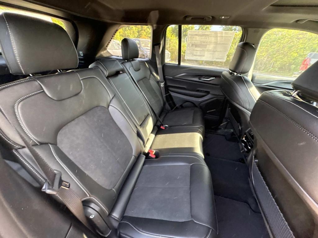 new 2025 Jeep Grand Cherokee car, priced at $38,719