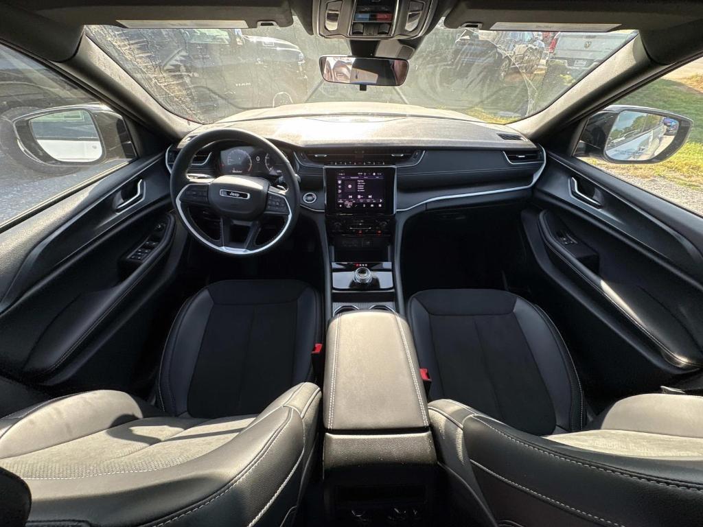 new 2025 Jeep Grand Cherokee car, priced at $38,719