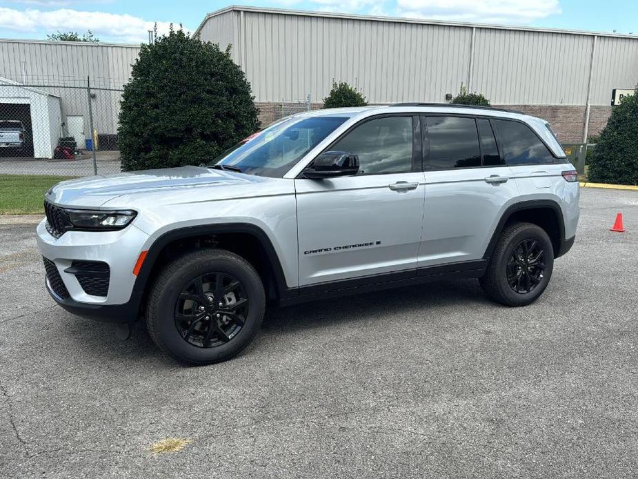 new 2024 Jeep Grand Cherokee car, priced at $41,500