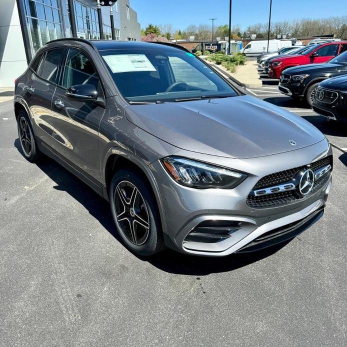 new 2024 Mercedes-Benz GLA 250 car, priced at $52,530
