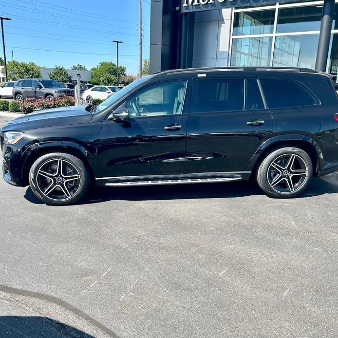 new 2025 Mercedes-Benz GLS 450 car, priced at $97,030