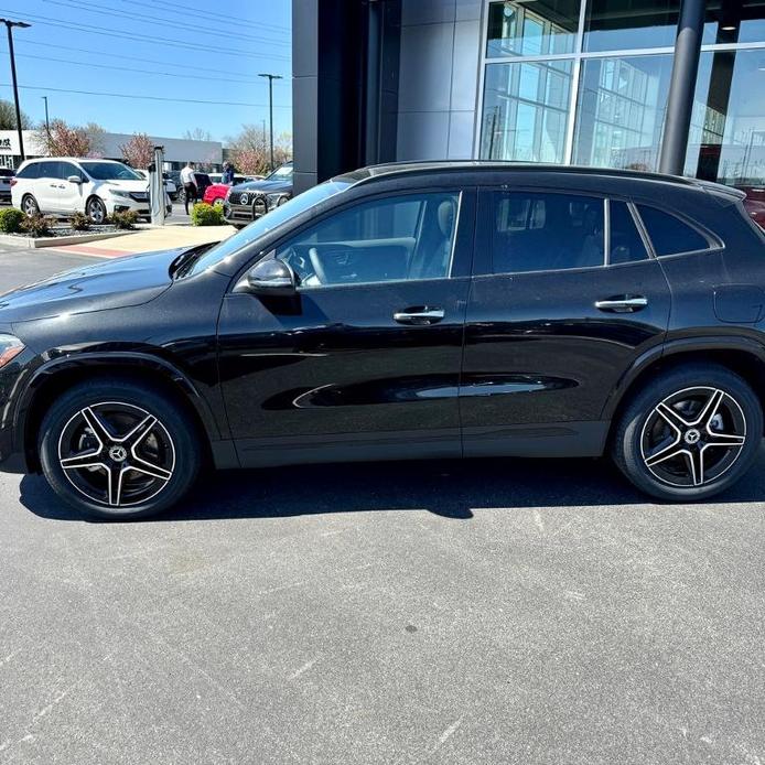 new 2024 Mercedes-Benz GLA 250 car, priced at $52,890