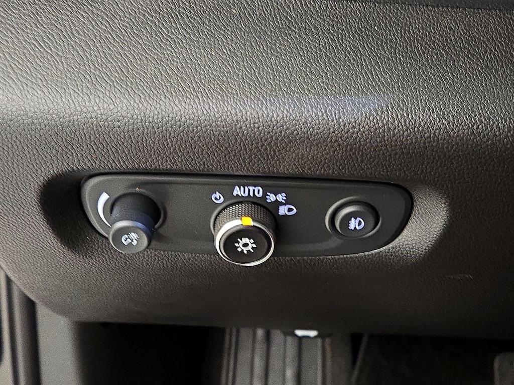 used 2021 Chevrolet Traverse car, priced at $36,998