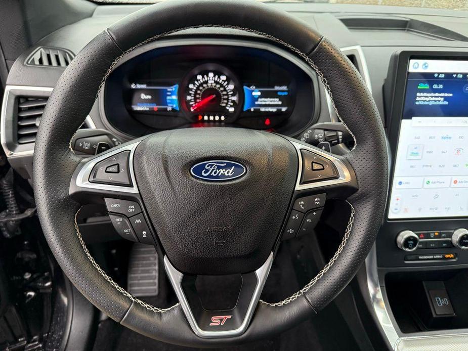 used 2024 Ford Edge car, priced at $41,998