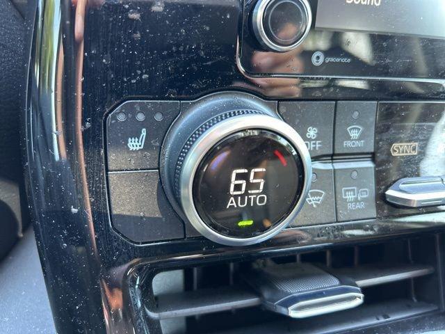used 2022 Toyota Highlander car, priced at $41,094