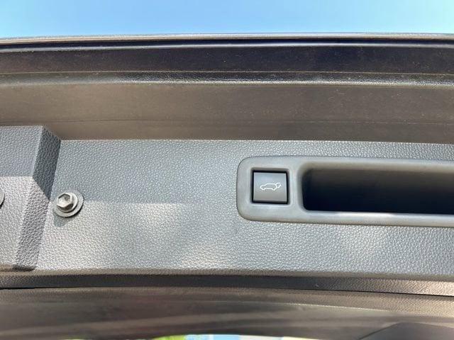 used 2022 Toyota Highlander car, priced at $41,094