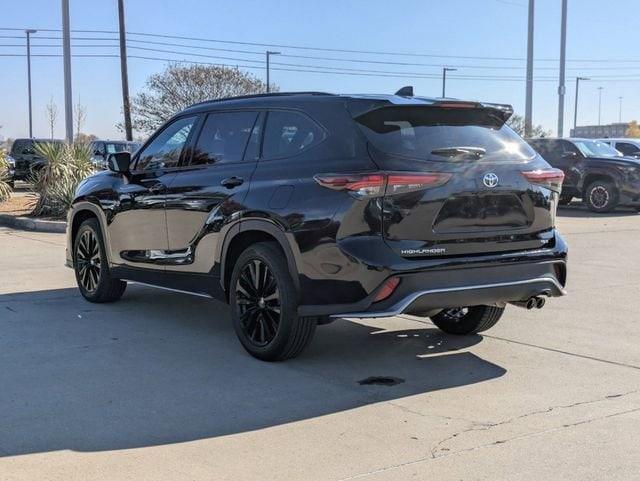 used 2024 Toyota Highlander car, priced at $45,481