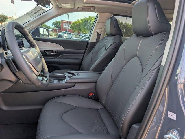 new 2025 Toyota Grand Highlander car, priced at $55,001