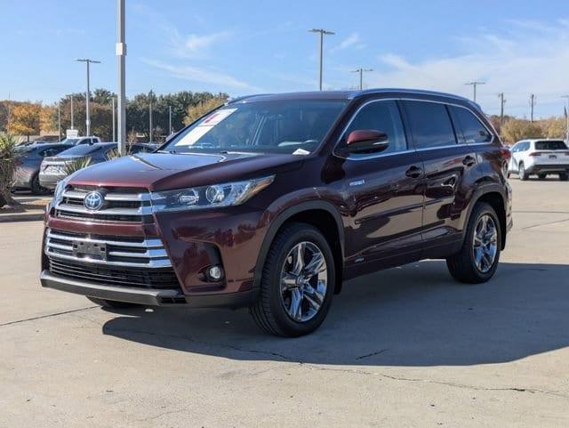 used 2019 Toyota Highlander Hybrid car, priced at $31,681