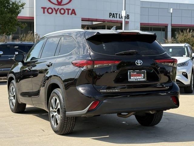 used 2022 Toyota Highlander car, priced at $32,483