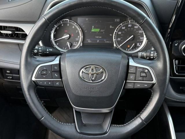 used 2022 Toyota Highlander car, priced at $32,483