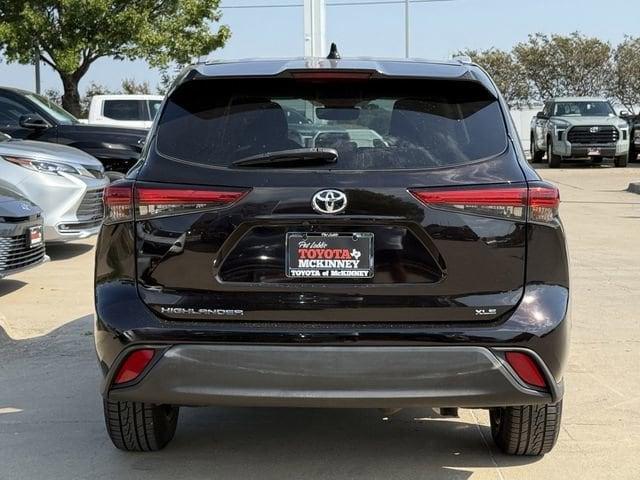 used 2022 Toyota Highlander car, priced at $32,483